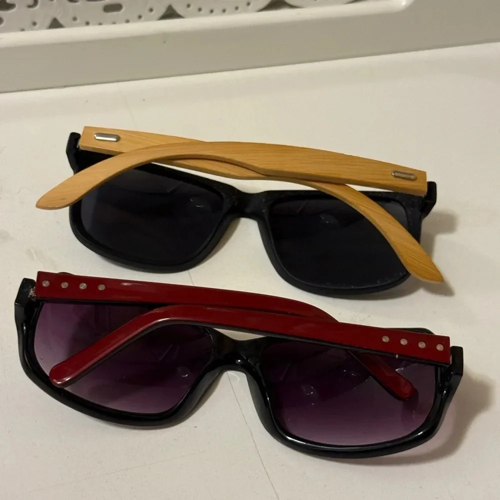 Two beautiful DOCKERS sunglasses in good condition